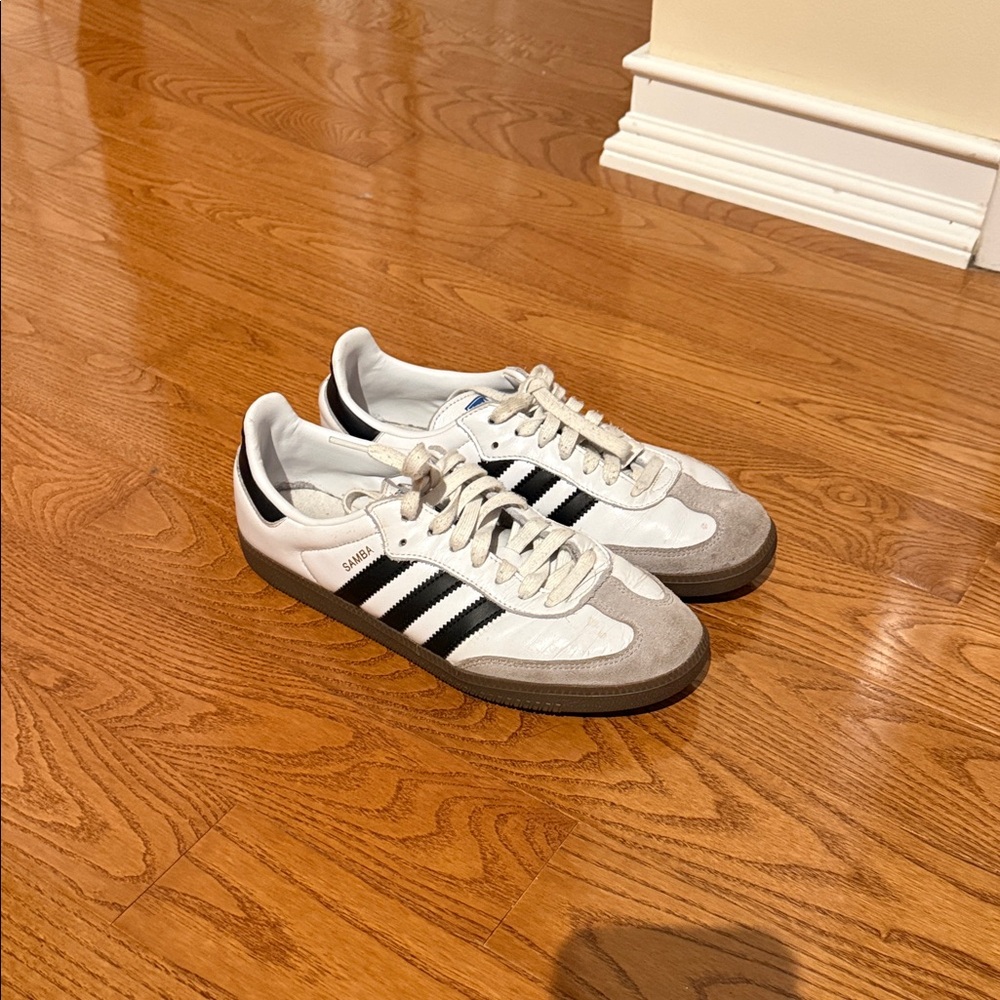 Adidas unisex White and Black Classic Sneakers
